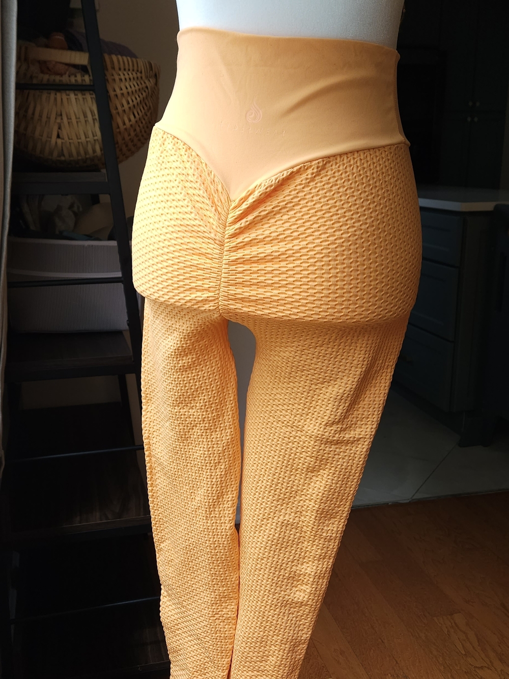 Ryderwear High-Waist Scrunch Leggings in Mango